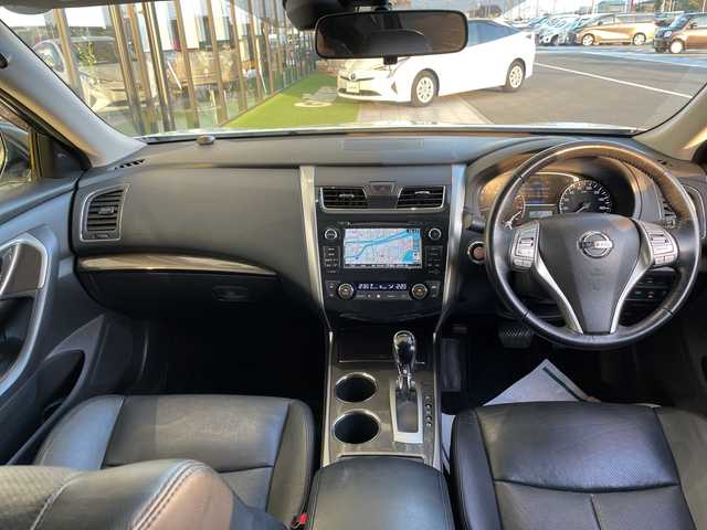 日産 ティアナ XV 愛知県 2015(平27)年 12.2万km ブリリアントホワイトパール 純正ナビ/全方位カメラ/クルーズコントロール/シートヒーター/エアシート/フルセグ/CD DVD/Bluetooth/パワーシート/コーナーセンサー/純正アルミホイール/LEDヘッドライト/ステアリングスイッチ/スマートキー/プッシュスタート