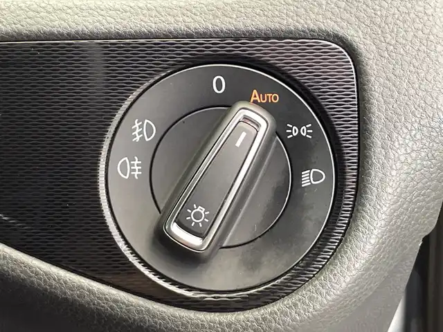 フォルクスワーゲン ゴルフ ＧＴＩ 栃木県 2014(平26)年 7.2万km グレー 純正ナビ/(CD/DVD/フルセグTV/Bluetooth/SD/AUX/USB)/衝突軽減ブレーキ/前後コーナーセンサー/ビルトインETC/禁煙車/オートライト/HIDヘッドライト/パドルシフト/スマートキー/プッシュスタート/アイドリングストップ/ステアリングスイッチ/革巻きステアリング/ウィンカーミラー/電動格納ミラー/純正18インチアルミホイール/純正フロアマット