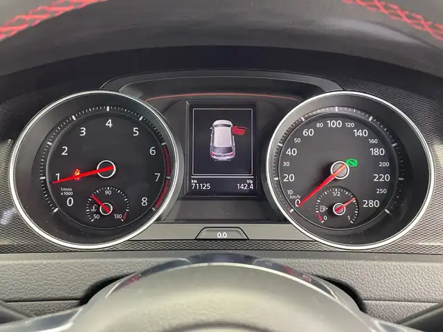 フォルクスワーゲン ゴルフ ＧＴＩ 栃木県 2014(平26)年 7.2万km グレー 純正ナビ/(CD/DVD/フルセグTV/Bluetooth/SD/AUX/USB)/衝突軽減ブレーキ/前後コーナーセンサー/ビルトインETC/禁煙車/オートライト/HIDヘッドライト/パドルシフト/スマートキー/プッシュスタート/アイドリングストップ/ステアリングスイッチ/革巻きステアリング/ウィンカーミラー/電動格納ミラー/純正18インチアルミホイール/純正フロアマット