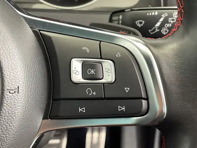 フォルクスワーゲン ゴルフ ＧＴＩ 栃木県 2014(平26)年 7.2万km グレー 純正ナビ/(CD/DVD/フルセグTV/Bluetooth/SD/AUX/USB)/衝突軽減ブレーキ/前後コーナーセンサー/ビルトインETC/禁煙車/オートライト/HIDヘッドライト/パドルシフト/スマートキー/プッシュスタート/アイドリングストップ/ステアリングスイッチ/革巻きステアリング/ウィンカーミラー/電動格納ミラー/純正18インチアルミホイール/純正フロアマット