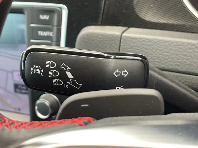 フォルクスワーゲン ゴルフ ＧＴＩ 栃木県 2014(平26)年 7.2万km グレー 純正ナビ/(CD/DVD/フルセグTV/Bluetooth/SD/AUX/USB)/衝突軽減ブレーキ/前後コーナーセンサー/ビルトインETC/禁煙車/オートライト/HIDヘッドライト/パドルシフト/スマートキー/プッシュスタート/アイドリングストップ/ステアリングスイッチ/革巻きステアリング/ウィンカーミラー/電動格納ミラー/純正18インチアルミホイール/純正フロアマット