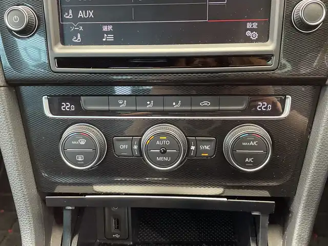 フォルクスワーゲン ゴルフ ＧＴＩ 栃木県 2014(平26)年 7.2万km グレー 純正ナビ/(CD/DVD/フルセグTV/Bluetooth/SD/AUX/USB)/衝突軽減ブレーキ/前後コーナーセンサー/ビルトインETC/禁煙車/オートライト/HIDヘッドライト/パドルシフト/スマートキー/プッシュスタート/アイドリングストップ/ステアリングスイッチ/革巻きステアリング/ウィンカーミラー/電動格納ミラー/純正18インチアルミホイール/純正フロアマット