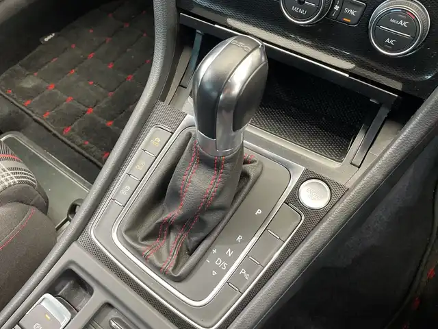 フォルクスワーゲン ゴルフ ＧＴＩ 栃木県 2014(平26)年 7.2万km グレー 純正ナビ/(CD/DVD/フルセグTV/Bluetooth/SD/AUX/USB)/衝突軽減ブレーキ/前後コーナーセンサー/ビルトインETC/禁煙車/オートライト/HIDヘッドライト/パドルシフト/スマートキー/プッシュスタート/アイドリングストップ/ステアリングスイッチ/革巻きステアリング/ウィンカーミラー/電動格納ミラー/純正18インチアルミホイール/純正フロアマット