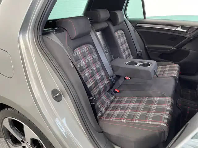 フォルクスワーゲン ゴルフ ＧＴＩ 栃木県 2014(平26)年 7.2万km グレー 純正ナビ/(CD/DVD/フルセグTV/Bluetooth/SD/AUX/USB)/衝突軽減ブレーキ/前後コーナーセンサー/ビルトインETC/禁煙車/オートライト/HIDヘッドライト/パドルシフト/スマートキー/プッシュスタート/アイドリングストップ/ステアリングスイッチ/革巻きステアリング/ウィンカーミラー/電動格納ミラー/純正18インチアルミホイール/純正フロアマット