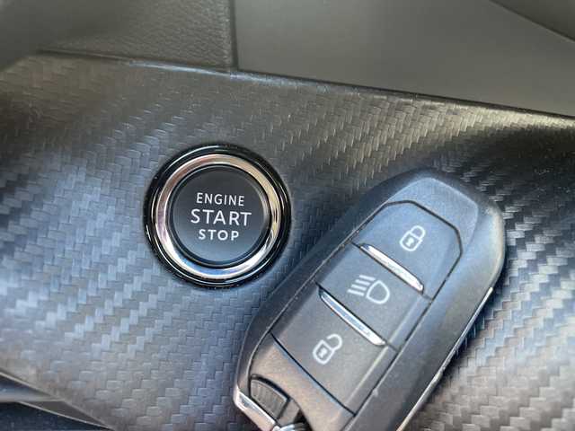 プジョー プジョー ２０８ GT 福岡県 2021(令3)年 4.7万km 赤 ディスプレイオーディオ/Bluetooth/MirrorLink/AndroidAuto/AppleCarplay/AM/FM/USB/iPod/ドライブモード/ハンズフリー/シートヒーター（D/N)/電動格納ミラー/プッシュスタート/レーンキープアシスト/オートライト/パドルシフト/ETC/ドライブレコーダー/パーキングセンサー/アイドリングストップ/インテリジェントハイビーム