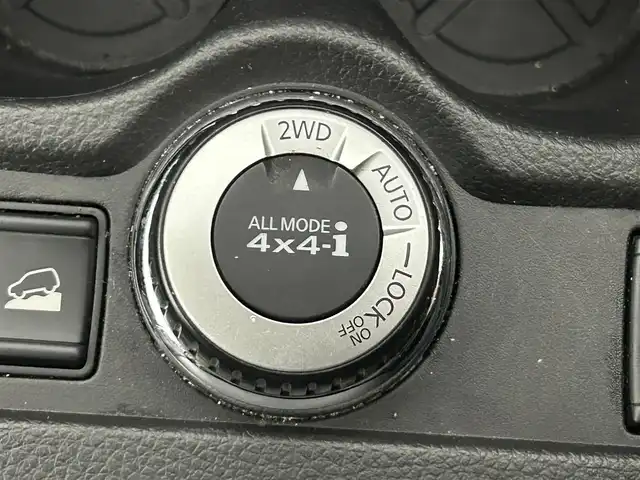 日産 エクストレイル 20Xtt エマージェンシーブレーキ 道央・札幌 2017(平29)年 5.9万km ダイヤモンドブラック ・４WD/・エマージェンシーブレーキ/・レーンキープアシスト/・ブラインドスポットモニター/・コーナーセンサー/・クルーズコントロール/・メーカーナビ/・フルセグ/BT/CD/DVD/・アラウンドビューモニター/・パワーバックドア/・ビルトインETC/・アイドリングストップ/・シートヒーター/・ステアリングスイッチ/・プッシュスタート/・スマートキー/・横滑り防止装置/・LEDヘッドライト/・電格ミラー