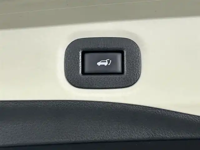 日産 エクストレイル 20Xtt エマージェンシーブレーキ 道央・札幌 2017(平29)年 5.9万km ダイヤモンドブラック ・４WD/・エマージェンシーブレーキ/・レーンキープアシスト/・ブラインドスポットモニター/・コーナーセンサー/・クルーズコントロール/・メーカーナビ/・フルセグ/BT/CD/DVD/・アラウンドビューモニター/・パワーバックドア/・ビルトインETC/・アイドリングストップ/・シートヒーター/・ステアリングスイッチ/・プッシュスタート/・スマートキー/・横滑り防止装置/・LEDヘッドライト/・電格ミラー