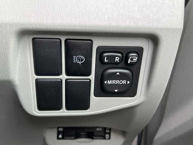 トヨタ プリウス S　LEDエディション 静岡県 2011(平23)年 13.2万km ホワイトパールクリスタルシャイン 純正HDDナビ/・CD/・DVD/・ワンセグＴＶ/・Bluetooth/・AUX/・AM/・FM/主要装備/・バックカメラ/・レーダー探知機/・ETC/・ドラレコ前後/・ステリモ/・スマートキー/・プッシュスタート/・LEDヘッドライト/・オートライト/・純正フロアマット/・カーテンエアバック/・オートエアコン