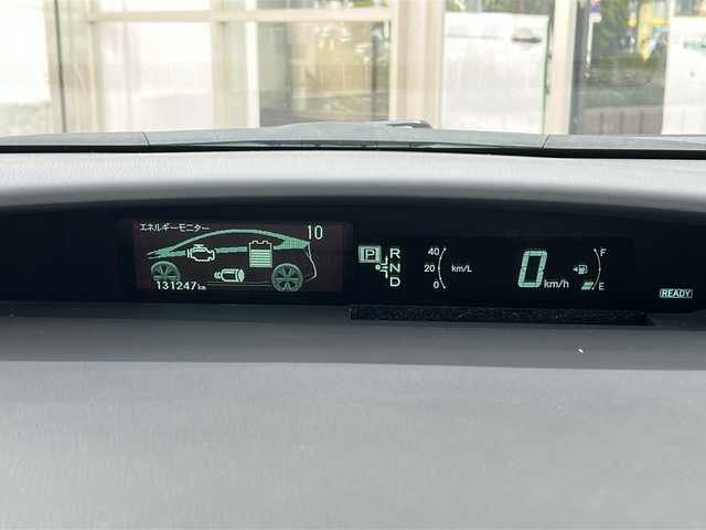 トヨタ プリウス S　LEDエディション 静岡県 2011(平23)年 13.2万km ホワイトパールクリスタルシャイン 純正HDDナビ/・CD/・DVD/・ワンセグＴＶ/・Bluetooth/・AUX/・AM/・FM/主要装備/・バックカメラ/・レーダー探知機/・ETC/・ドラレコ前後/・ステリモ/・スマートキー/・プッシュスタート/・LEDヘッドライト/・オートライト/・純正フロアマット/・カーテンエアバック/・オートエアコン