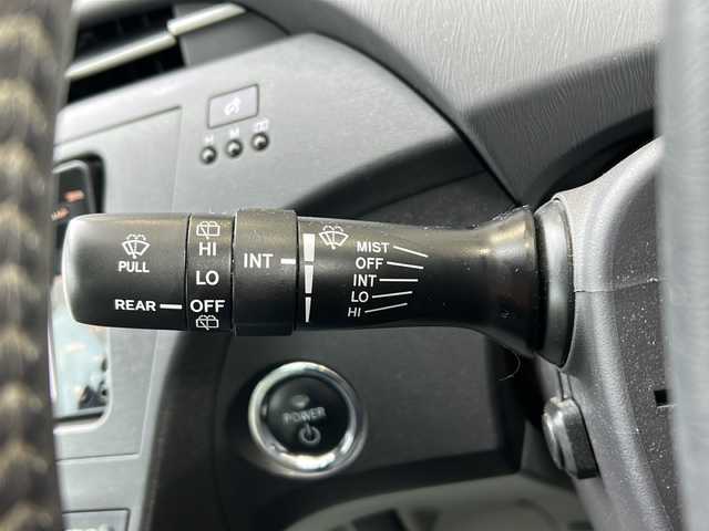 トヨタ プリウス S　LEDエディション 静岡県 2011(平23)年 13.2万km ホワイトパールクリスタルシャイン 純正HDDナビ/・CD/・DVD/・ワンセグＴＶ/・Bluetooth/・AUX/・AM/・FM/主要装備/・バックカメラ/・レーダー探知機/・ETC/・ドラレコ前後/・ステリモ/・スマートキー/・プッシュスタート/・LEDヘッドライト/・オートライト/・純正フロアマット/・カーテンエアバック/・オートエアコン