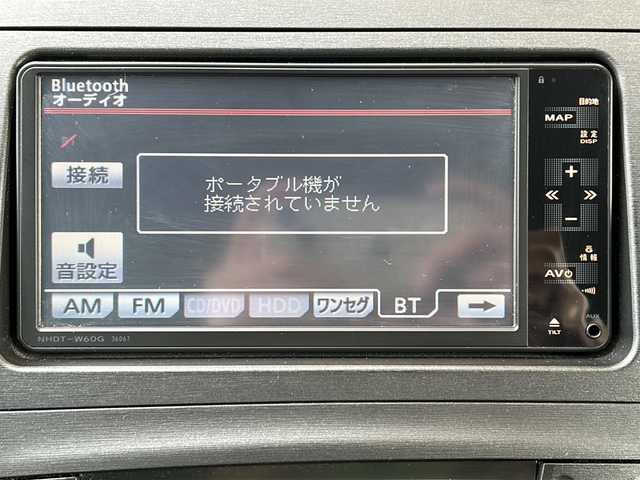 トヨタ プリウス S　LEDエディション 静岡県 2011(平23)年 13.2万km ホワイトパールクリスタルシャイン 純正HDDナビ/・CD/・DVD/・ワンセグＴＶ/・Bluetooth/・AUX/・AM/・FM/主要装備/・バックカメラ/・レーダー探知機/・ETC/・ドラレコ前後/・ステリモ/・スマートキー/・プッシュスタート/・LEDヘッドライト/・オートライト/・純正フロアマット/・カーテンエアバック/・オートエアコン