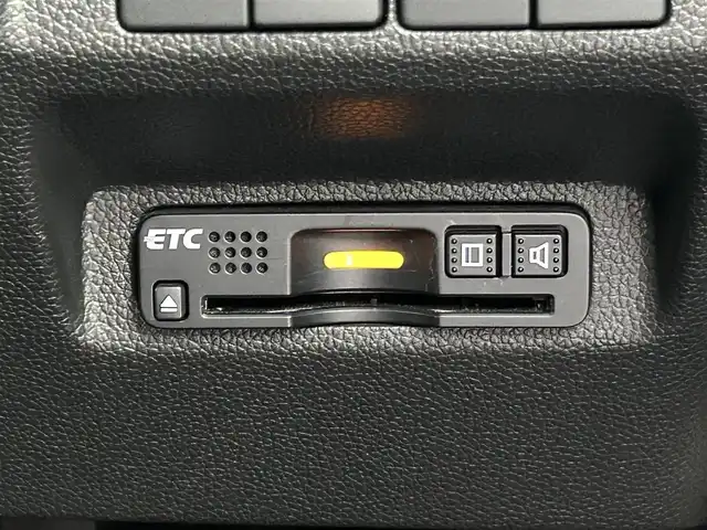 ホンダ フリード ハイブリット EX 千葉県 2016(平28)年 7.7万km ホワイトオーキッドパール 禁煙　/両側電動スライドドア　/シートヒーター　/ＬＥＤヘッドライト/ホンダセンシング/レーダークルーズコントロール　/社外７型ナビ（MDV-D403）/Ｃパッケージ　/Ｓパッケージ　/コンフォートビューパッケージ　/ビルトインＥＴＣ/ワンセグＴＶ　/バックカメラ/カーテンエアバック/リアサンシェード/電動格納サイドミラー/2列目キャプテンシート/アイドリングストップ/ウィンカーミラー/プッシュスタート