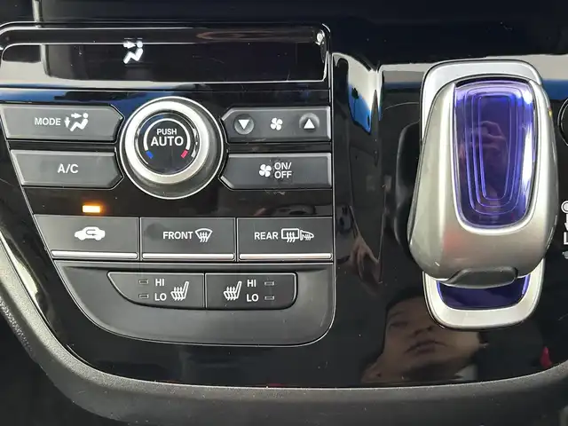 ホンダ フリード ハイブリット EX 千葉県 2016(平28)年 7.7万km ホワイトオーキッドパール 禁煙　/両側電動スライドドア　/シートヒーター　/ＬＥＤヘッドライト/ホンダセンシング/レーダークルーズコントロール　/社外７型ナビ（MDV-D403）/Ｃパッケージ　/Ｓパッケージ　/コンフォートビューパッケージ　/ビルトインＥＴＣ/ワンセグＴＶ　/バックカメラ/カーテンエアバック/リアサンシェード/電動格納サイドミラー/2列目キャプテンシート/アイドリングストップ/ウィンカーミラー/プッシュスタート