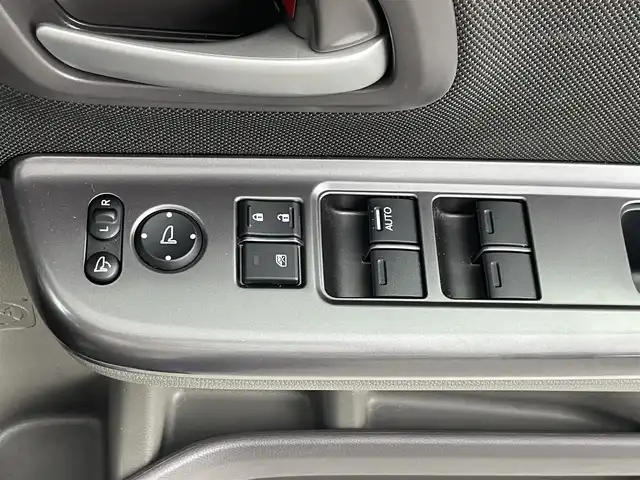ホンダ フリード G ホンダセンシング 埼玉県 2018(平30)年 4万km コバルトブルーパール ●純正ナビ/(フルセグ/CD/DVD/Bluetooth)/(VXM-185VFi)/●レーダークルーズコントロール/●衝突被害軽減システム/●レーンキープアシスト/●バックカメラ/●フリップダウンモニター/●前方ドライブレコーダー/●ステアリングスイッチ/●ETC/●電動格納ウィンカーミラー/●レベライザー/●プッシュスタート/●スマートキー/●シートカバー/●社外アルミホイール/(SPORTVENAD)/●サマータイヤ4本付/●W＋SRS＋ABS/●保証書/●取扱説明書