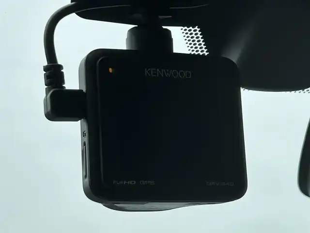 レクサス ＮＸ 300h バージョンL 兵庫県 2019(令1)年 4万km ソニッククォーツ 純正ナビ/(CD/DVD/BT/USB/AUX)/フルセグTV/バック・サイドカメラ/ETC2.0/衝突軽減ブレーキ/レーダークルーズコントロール/前後コーナーセンサー/ブラインドスポットモニター/前方ドライブレコーダー/パドルシフト/レザーシート/前席シートヒーター/前席エアーシート/前席パワーシート/パワーシートメモリ機能3/ステアリングヒーター/LEDヘッドライト/オートライト/オートハイビーム/フォルランプ/電動リアゲート/電動パーキングブレーキ/オートホールド/防眩ミラー/ステアリングリモコン/革巻きステアリング/スマートキー/社外フロアマット/純正アルミ18インチ