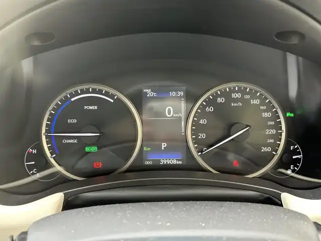 レクサス ＮＸ 300h バージョンL 兵庫県 2019(令1)年 4万km ソニッククォーツ 純正ナビ/(CD/DVD/BT/USB/AUX)/フルセグTV/バック・サイドカメラ/ETC2.0/衝突軽減ブレーキ/レーダークルーズコントロール/前後コーナーセンサー/ブラインドスポットモニター/前方ドライブレコーダー/パドルシフト/レザーシート/前席シートヒーター/前席エアーシート/前席パワーシート/パワーシートメモリ機能3/ステアリングヒーター/LEDヘッドライト/オートライト/オートハイビーム/フォルランプ/電動リアゲート/電動パーキングブレーキ/オートホールド/防眩ミラー/ステアリングリモコン/革巻きステアリング/スマートキー/社外フロアマット/純正アルミ18インチ