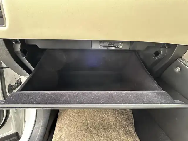 レクサス ＮＸ 300h バージョンL 兵庫県 2019(令1)年 4万km ソニッククォーツ 純正ナビ/(CD/DVD/BT/USB/AUX)/フルセグTV/バック・サイドカメラ/ETC2.0/衝突軽減ブレーキ/レーダークルーズコントロール/前後コーナーセンサー/ブラインドスポットモニター/前方ドライブレコーダー/パドルシフト/レザーシート/前席シートヒーター/前席エアーシート/前席パワーシート/パワーシートメモリ機能3/ステアリングヒーター/LEDヘッドライト/オートライト/オートハイビーム/フォルランプ/電動リアゲート/電動パーキングブレーキ/オートホールド/防眩ミラー/ステアリングリモコン/革巻きステアリング/スマートキー/社外フロアマット/純正アルミ18インチ
