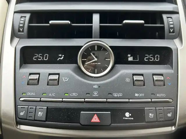 レクサス ＮＸ 300h バージョンL 兵庫県 2019(令1)年 4万km ソニッククォーツ 純正ナビ/(CD/DVD/BT/USB/AUX)/フルセグTV/バック・サイドカメラ/ETC2.0/衝突軽減ブレーキ/レーダークルーズコントロール/前後コーナーセンサー/ブラインドスポットモニター/前方ドライブレコーダー/パドルシフト/レザーシート/前席シートヒーター/前席エアーシート/前席パワーシート/パワーシートメモリ機能3/ステアリングヒーター/LEDヘッドライト/オートライト/オートハイビーム/フォルランプ/電動リアゲート/電動パーキングブレーキ/オートホールド/防眩ミラー/ステアリングリモコン/革巻きステアリング/スマートキー/社外フロアマット/純正アルミ18インチ