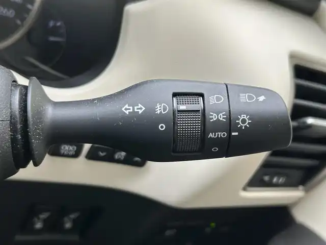 レクサス ＮＸ 300h バージョンL 兵庫県 2019(令1)年 4万km ソニッククォーツ 純正ナビ/(CD/DVD/BT/USB/AUX)/フルセグTV/バック・サイドカメラ/ETC2.0/衝突軽減ブレーキ/レーダークルーズコントロール/前後コーナーセンサー/ブラインドスポットモニター/前方ドライブレコーダー/パドルシフト/レザーシート/前席シートヒーター/前席エアーシート/前席パワーシート/パワーシートメモリ機能3/ステアリングヒーター/LEDヘッドライト/オートライト/オートハイビーム/フォルランプ/電動リアゲート/電動パーキングブレーキ/オートホールド/防眩ミラー/ステアリングリモコン/革巻きステアリング/スマートキー/社外フロアマット/純正アルミ18インチ