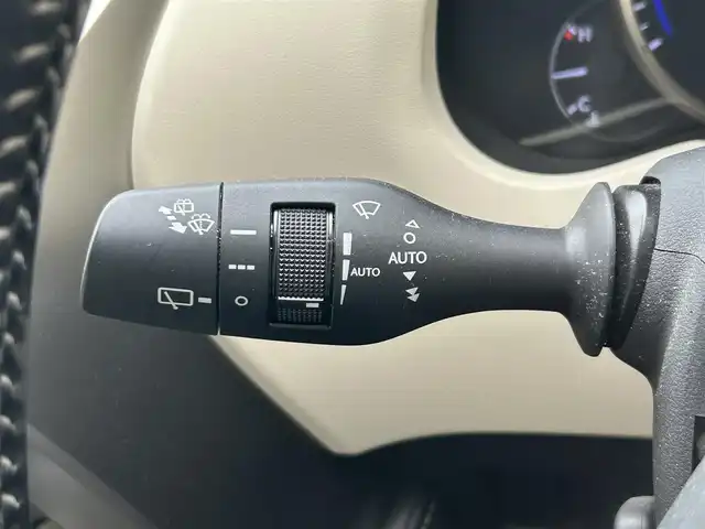 レクサス ＮＸ 300h バージョンL 兵庫県 2019(令1)年 4万km ソニッククォーツ 純正ナビ/(CD/DVD/BT/USB/AUX)/フルセグTV/バック・サイドカメラ/ETC2.0/衝突軽減ブレーキ/レーダークルーズコントロール/前後コーナーセンサー/ブラインドスポットモニター/前方ドライブレコーダー/パドルシフト/レザーシート/前席シートヒーター/前席エアーシート/前席パワーシート/パワーシートメモリ機能3/ステアリングヒーター/LEDヘッドライト/オートライト/オートハイビーム/フォルランプ/電動リアゲート/電動パーキングブレーキ/オートホールド/防眩ミラー/ステアリングリモコン/革巻きステアリング/スマートキー/社外フロアマット/純正アルミ18インチ