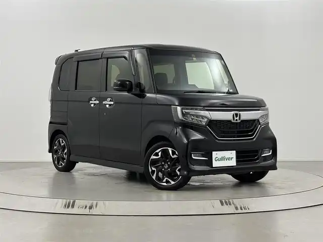 ホンダ Ｎ ＢＯＸ カスタム G L ターボ ホンダセンシング 埼玉県 2018(平30)年 5万km クリスタルブラックパール 純正9インチナビ　VXU-185NBi/バックカメラ/前方ドライブレコーダー/ETC/Honda SENSING/・衝突軽減ブレーキ/・誤発進抑制機能/・路外逸脱抑制機能/・アダプティブ・クルーズ・コントロール/・オートハイビーム/・先行車発進お知らせ機能/・標識認識機能/パドルシフト/両側パワースライドドア/プッシュスタート/ステアリングリモコン/ロールサンシェード/ウィンカーミラー/フロントフォグランプ/純正フロアマット/純正ドアバイザー/純正15インチアルミホイール