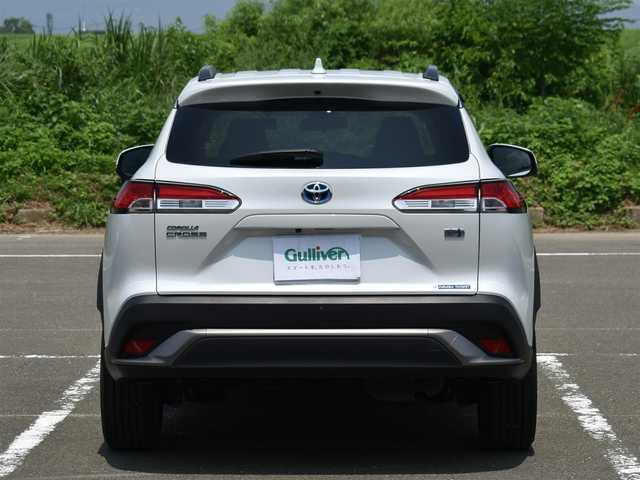 トヨタ カローラ クロス ハイブリッド S 福岡県 2022(令4)年 2.2万km プラチナホワイトパールマイカ ワンオーナー/純正ディスプレイオーディオ/バックカメラ/ETC/プリクラッシュセーフティ/レーントレーシングアラート/ブラインドスポットモニター/レーダークルーズコントロール/クリアランスソナー/オートマッチクハイビーム/純正LEDヘッドライト/ブレーキホールド/前後ドライブレコーダー/純正１７インチアルミホイール/革巻きステアリング/保証書・取説・スペアキー