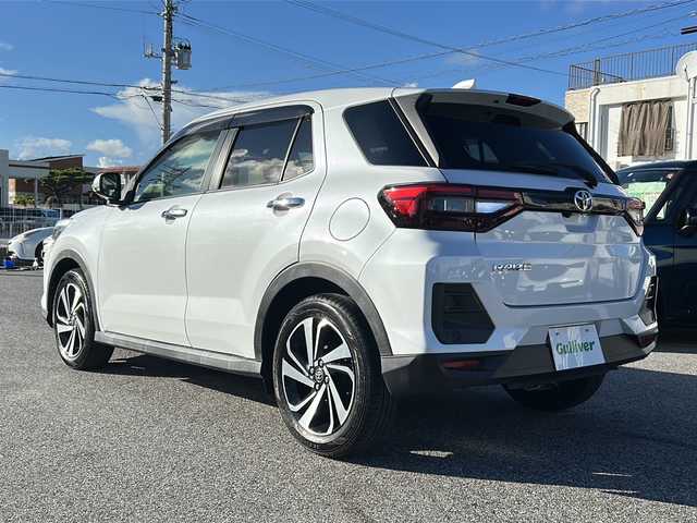 トヨタ ライズ Z 沖縄県 2020(令2)年 2万km シャイニングホワイトパール 純正ディスプレイオーディオ　/（ＡＭ／ＦＭ／／ＢＴ）　/フルセグＴＶ　/全方位モニター　/シートヒーター　/コーナーセンサー　/衝突軽減　/クルーズコントロール　/純正フロアマット　/純正１７ＡＷ　/ＥＴＣ/横滑り防止/スマートキー/オートライト/ベンチシート