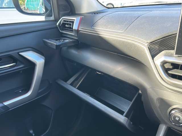 トヨタ ライズ Z 沖縄県 2020(令2)年 2万km シャイニングホワイトパール 純正ディスプレイオーディオ　/（ＡＭ／ＦＭ／／ＢＴ）　/フルセグＴＶ　/全方位モニター　/シートヒーター　/コーナーセンサー　/衝突軽減　/クルーズコントロール　/純正フロアマット　/純正１７ＡＷ　/ＥＴＣ/横滑り防止/スマートキー/オートライト/ベンチシート