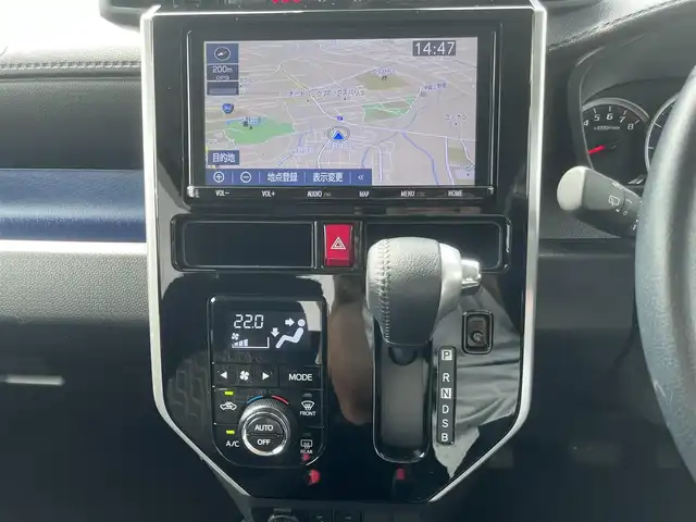 トヨタ ルーミー カスタムG 三重県 2019(令1)年 2.9万km ブラックマイカ/マゼンダベリーメタリック 純正９インチナビ/（Bluetooth/AM/FM/CD/DVD/地デジTV/SD）/ナビレディパッケージ/・バックカメラ/・ステアリングスイッチ（オーディオ）/ドライブレコーダー前後（社外）/ETC/両側パワースライドドア/コンフォートパッケージ/・シートヒーター（運転席/助手席）/・シートバックテーブル（運転席/助手席）/スマートアシスト3（衝突回避支援システム）/・衝突回避支援ブレーキ機能/・衝突警報機能/・車線逸脱警報機能/・誤発進抑制制御機能/・先行車発進お知らせ機能/・オートハイビーム/・コーナーセンサー/LEDヘッドランプ（オートライト）/電動オート格納ドアミラー/シートリフター（運転席）/シートアンダートレイ（助手席）/2トーンカラー/スマートキー/スペアキー