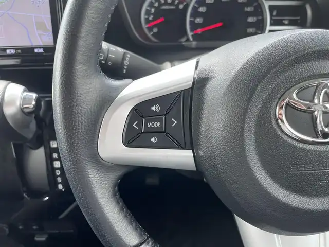 トヨタ ルーミー カスタムG 三重県 2019(令1)年 2.9万km ブラックマイカ/マゼンダベリーメタリック 純正９インチナビ/（Bluetooth/AM/FM/CD/DVD/地デジTV/SD）/ナビレディパッケージ/・バックカメラ/・ステアリングスイッチ（オーディオ）/ドライブレコーダー前後（社外）/ETC/両側パワースライドドア/コンフォートパッケージ/・シートヒーター（運転席/助手席）/・シートバックテーブル（運転席/助手席）/スマートアシスト3（衝突回避支援システム）/・衝突回避支援ブレーキ機能/・衝突警報機能/・車線逸脱警報機能/・誤発進抑制制御機能/・先行車発進お知らせ機能/・オートハイビーム/・コーナーセンサー/LEDヘッドランプ（オートライト）/電動オート格納ドアミラー/シートリフター（運転席）/シートアンダートレイ（助手席）/2トーンカラー/スマートキー/スペアキー