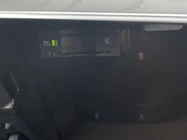 メルセデス・ベンツ Ｅ２２０ｄ SW AVG スポーツ 本革 東京都 2017(平29)年 3.5万km 白 純正ナビ/360°カメラ/ETC2.0/アダプティブクルーズコントロール/純正19インチアルミホイール/フルセグTV/LEDヘッドライト/ハーフレザーシート/シートヒーター/ドライブレコーダー/プッシュスタート