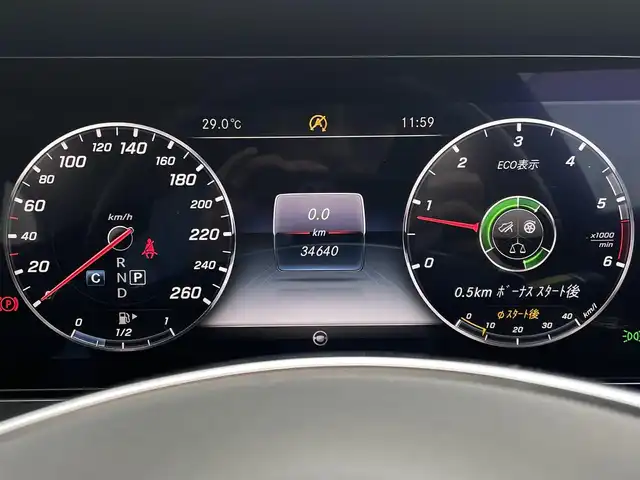 メルセデス・ベンツ Ｅ２２０ｄ SW AVG スポーツ 本革 東京都 2017(平29)年 3.5万km 白 純正ナビ/360°カメラ/ETC2.0/アダプティブクルーズコントロール/純正19インチアルミホイール/フルセグTV/LEDヘッドライト/ハーフレザーシート/シートヒーター/ドライブレコーダー/プッシュスタート