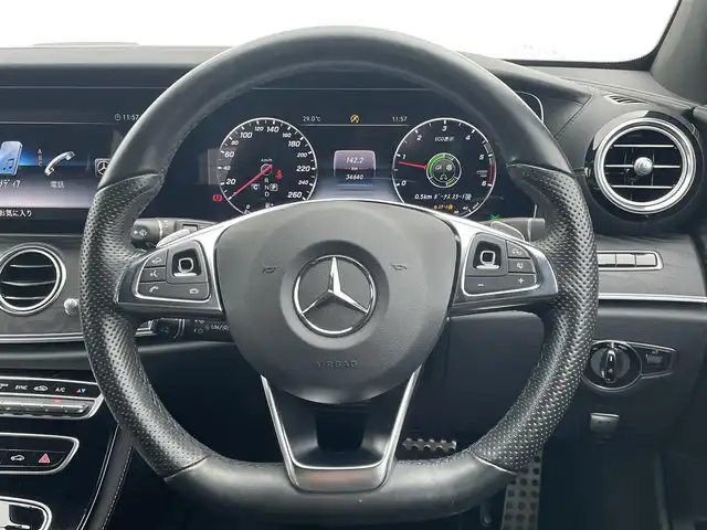 メルセデス・ベンツ Ｅ２２０ｄ SW AVG スポーツ 本革 東京都 2017(平29)年 3.5万km 白 純正ナビ/360°カメラ/ETC2.0/アダプティブクルーズコントロール/純正19インチアルミホイール/フルセグTV/LEDヘッドライト/ハーフレザーシート/シートヒーター/ドライブレコーダー/プッシュスタート