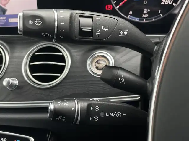 メルセデス・ベンツ Ｅ２２０ｄ SW AVG スポーツ 本革 東京都 2017(平29)年 3.5万km 白 純正ナビ/360°カメラ/ETC2.0/アダプティブクルーズコントロール/純正19インチアルミホイール/フルセグTV/LEDヘッドライト/ハーフレザーシート/シートヒーター/ドライブレコーダー/プッシュスタート