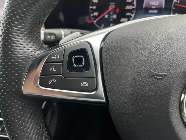 メルセデス・ベンツ Ｅ２２０ｄ SW AVG スポーツ 本革 東京都 2017(平29)年 3.5万km 白 純正ナビ/360°カメラ/ETC2.0/アダプティブクルーズコントロール/純正19インチアルミホイール/フルセグTV/LEDヘッドライト/ハーフレザーシート/シートヒーター/ドライブレコーダー/プッシュスタート