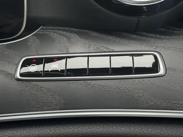 メルセデス・ベンツ Ｅ２２０ｄ SW AVG スポーツ 本革 東京都 2017(平29)年 3.5万km 白 純正ナビ/360°カメラ/ETC2.0/アダプティブクルーズコントロール/純正19インチアルミホイール/フルセグTV/LEDヘッドライト/ハーフレザーシート/シートヒーター/ドライブレコーダー/プッシュスタート