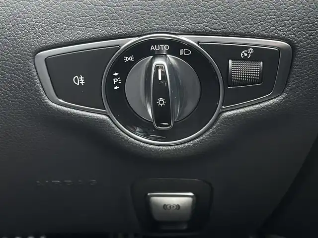 メルセデス・ベンツ Ｅ２２０ｄ SW AVG スポーツ 本革 東京都 2017(平29)年 3.5万km 白 純正ナビ/360°カメラ/ETC2.0/アダプティブクルーズコントロール/純正19インチアルミホイール/フルセグTV/LEDヘッドライト/ハーフレザーシート/シートヒーター/ドライブレコーダー/プッシュスタート