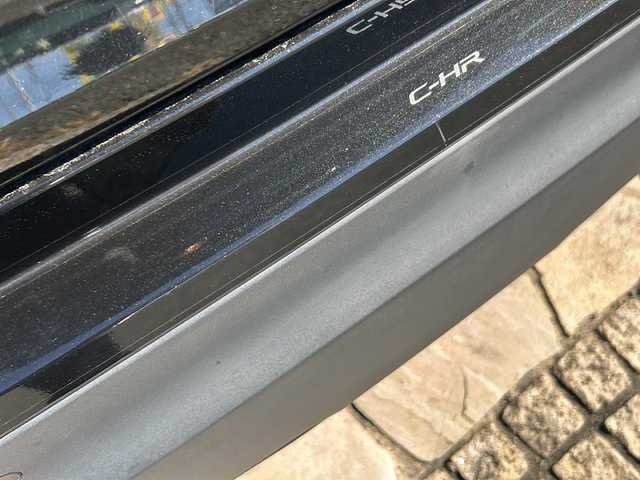 トヨタ Ｃ－ＨＲ G 静岡県 2017(平29)年 10.4万km ブラックマイカ 純正ナビ/AM/FM/CD/DVD/フルセグTV/SD/Bluetooth/主要装備/・ＢＳＭ　/・レーダークルーズコントロール　/・バックカメラ　/・ドライブレコーダー　/・ＥＴＣ　/・シートヒーター　/・コーナーセンサー　/・レーンキープ　/・オートハイビーム　/・スマートキー　/・スペアキー　/・プッシュスタート/・オートライト/・横滑り防止装置/・衝突軽減システム/・純正アルミホイール/・純正フロアマット/・ハーフレザーシート/・ステアリングリモコン/・オートホールド/・ヒーテッドドアミラー/・保証書/・取扱説明書