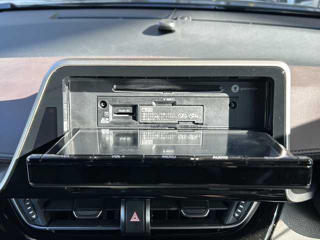 トヨタ Ｃ－ＨＲ G 静岡県 2017(平29)年 10.4万km ブラックマイカ 純正ナビ/AM/FM/CD/DVD/フルセグTV/SD/Bluetooth/主要装備/・ＢＳＭ　/・レーダークルーズコントロール　/・バックカメラ　/・ドライブレコーダー　/・ＥＴＣ　/・シートヒーター　/・コーナーセンサー　/・レーンキープ　/・オートハイビーム　/・スマートキー　/・スペアキー　/・プッシュスタート/・オートライト/・横滑り防止装置/・衝突軽減システム/・純正アルミホイール/・純正フロアマット/・ハーフレザーシート/・ステアリングリモコン/・オートホールド/・ヒーテッドドアミラー/・保証書/・取扱説明書