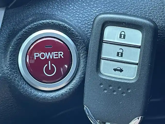 ホンダ アコード ハイブリッド EX 島根県 2014(平26)年 11.5万km ホワイトオーキッドパール 登録時走行距離114674km/純正ナビ(Bluetooth・AM・FM・CD)/フルセグTV/バックカメラ/ETC/電動リアサンシェード/前席パワーシート/社外フロアマット/純正17インチAW/アイドリングストップ/レーダークルーズコントロール/前後コーナーセンサー/レーンキープアシスト/衝突被害軽減ブレーキ/横滑り防止装置/オートライト/LEDヘッドライト/プッシュスタート/取扱説明書