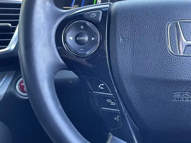 ホンダ アコード ハイブリッド EX 島根県 2014(平26)年 11.5万km ホワイトオーキッドパール 登録時走行距離114674km/純正ナビ(Bluetooth・AM・FM・CD)/フルセグTV/バックカメラ/ETC/電動リアサンシェード/前席パワーシート/社外フロアマット/純正17インチAW/アイドリングストップ/レーダークルーズコントロール/前後コーナーセンサー/レーンキープアシスト/衝突被害軽減ブレーキ/横滑り防止装置/オートライト/LEDヘッドライト/プッシュスタート/取扱説明書