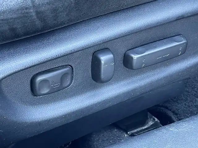 ホンダ アコード ハイブリッド EX 島根県 2014(平26)年 11.5万km ホワイトオーキッドパール 登録時走行距離114674km/純正ナビ(Bluetooth・AM・FM・CD)/フルセグTV/バックカメラ/ETC/電動リアサンシェード/前席パワーシート/社外フロアマット/純正17インチAW/アイドリングストップ/レーダークルーズコントロール/前後コーナーセンサー/レーンキープアシスト/衝突被害軽減ブレーキ/横滑り防止装置/オートライト/LEDヘッドライト/プッシュスタート/取扱説明書