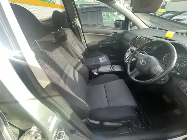 トヨタ ウィッシュ X Sパッケージ 兵庫県 2004(平16)年 19.7万km シルバーM 保証書・取説・有/純正メモリーナビ・CD・MD・FM・AM/バックカメラ/フロントコーナーカメラ/ETC/リモコンキー×1/純正フロアマット/純正ドアバイザー/純正フルエアロ