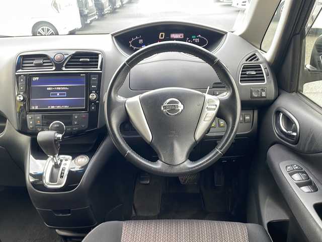 日産 セレナ HWS S HV Vセレ +SeftyⅡ 熊本県 2016(平28)年 8.5万km ダイヤモンドブラック (株)IDOMが運営する【じしゃロン熊本店】の自社ローン専用車両になります。/こちらは現金またはオートローンご利用時の価格です。自社ローンご希望の方は別途その旨お申付け下さい /純正ナビ（ＣＤ　ＤＶＤ　フルセグＴＶ）　/アラウンドビューモニター　/両側パワースライドドア　/ビルトインＥＴＣ　/クルーズコントロール　/エマージェンシーブレーキ　/前後コーナーセンサー　/ＬＥＤヘッドライト