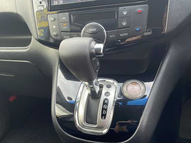 日産 セレナ HWS S HV Vセレ +SeftyⅡ 熊本県 2016(平28)年 8.5万km ダイヤモンドブラック (株)IDOMが運営する【じしゃロン熊本店】の自社ローン専用車両になります。/こちらは現金またはオートローンご利用時の価格です。自社ローンご希望の方は別途その旨お申付け下さい /純正ナビ（ＣＤ　ＤＶＤ　フルセグＴＶ）　/アラウンドビューモニター　/両側パワースライドドア　/ビルトインＥＴＣ　/クルーズコントロール　/エマージェンシーブレーキ　/前後コーナーセンサー　/ＬＥＤヘッドライト