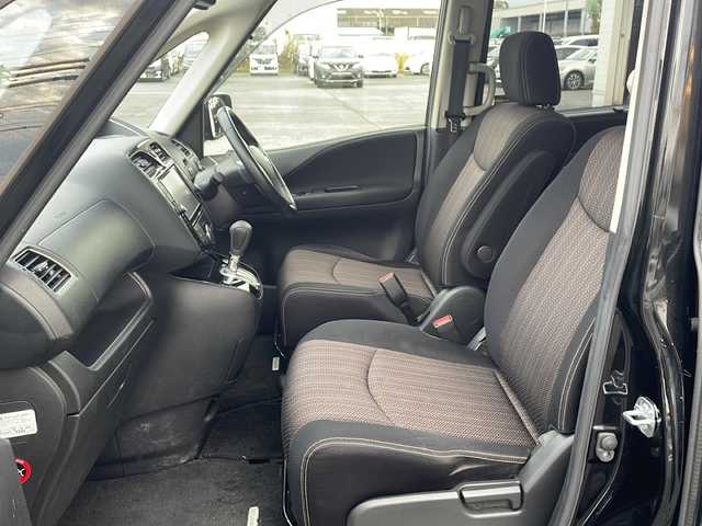 日産 セレナ HWS S HV Vセレ +SeftyⅡ 熊本県 2016(平28)年 8.5万km ダイヤモンドブラック (株)IDOMが運営する【じしゃロン熊本店】の自社ローン専用車両になります。/こちらは現金またはオートローンご利用時の価格です。自社ローンご希望の方は別途その旨お申付け下さい /純正ナビ（ＣＤ　ＤＶＤ　フルセグＴＶ）　/アラウンドビューモニター　/両側パワースライドドア　/ビルトインＥＴＣ　/クルーズコントロール　/エマージェンシーブレーキ　/前後コーナーセンサー　/ＬＥＤヘッドライト