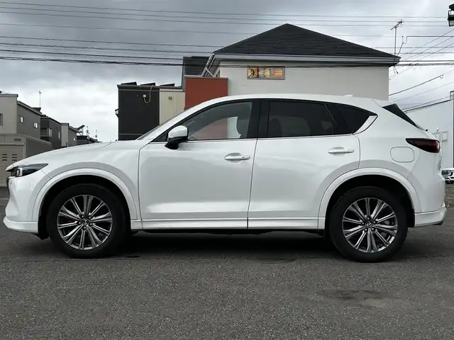 マツダ ＣＸ－５ XD エクスクルーシブモード 道央・札幌 2025(令7)年 1万km ロジウムホワイトプレミアムメタリック ４WD/ワンオーナー/BOSEサウンド/純正メモリーナビ/AM/FM/BT/フルセグ/衝突被害軽減ブレーキ/レーダークルーズコントロール/横滑り防止装置/レーンキープアシスト/クリアランスソナー/ブラインドスポットモニター/バックカメラ/サイドカメラ/フロントカメラ/全方位カメラ/アラウンドビューモニター/ETC/ドライブレコーダー/アイドリングストップ/パワーバックドア/前席パワーシート/D席メモリーシート/全席シートヒーター/前席エアシート/レザーシート/革巻きステアリング/ステアリングリモコン/パドルシフト/ハンドルヒーター/電動パーキング/オートブレーキホールド/自動防眩ミラー/MTモード付AT/プッシュスタート/スマートキー/LEDヘッドライト/オートライト/オートマチックハイビーム/電動格納ミラー/ウィンカーミラー/純正フロアマット/スペアキー/純正エンジンスターター