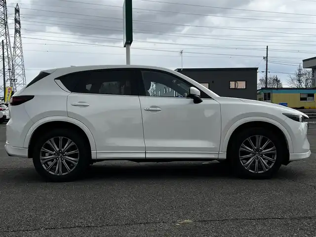 マツダ ＣＸ－５ XD エクスクルーシブモード 道央・札幌 2025(令7)年 1万km ロジウムホワイトプレミアムメタリック ４WD/ワンオーナー/BOSEサウンド/純正メモリーナビ/AM/FM/BT/フルセグ/衝突被害軽減ブレーキ/レーダークルーズコントロール/横滑り防止装置/レーンキープアシスト/クリアランスソナー/ブラインドスポットモニター/バックカメラ/サイドカメラ/フロントカメラ/全方位カメラ/アラウンドビューモニター/ETC/ドライブレコーダー/アイドリングストップ/パワーバックドア/前席パワーシート/D席メモリーシート/全席シートヒーター/前席エアシート/レザーシート/革巻きステアリング/ステアリングリモコン/パドルシフト/ハンドルヒーター/電動パーキング/オートブレーキホールド/自動防眩ミラー/MTモード付AT/プッシュスタート/スマートキー/LEDヘッドライト/オートライト/オートマチックハイビーム/電動格納ミラー/ウィンカーミラー/純正フロアマット/スペアキー/純正エンジンスターター