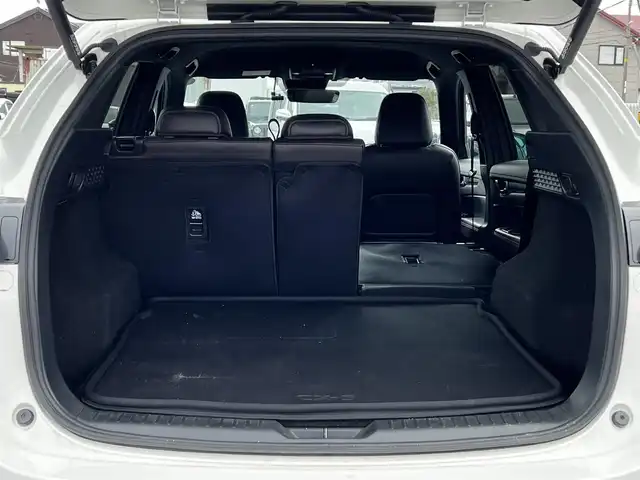 マツダ ＣＸ－５ XD エクスクルーシブモード 道央・札幌 2025(令7)年 1万km ロジウムホワイトプレミアムメタリック ４WD/ワンオーナー/BOSEサウンド/純正メモリーナビ/AM/FM/BT/フルセグ/衝突被害軽減ブレーキ/レーダークルーズコントロール/横滑り防止装置/レーンキープアシスト/クリアランスソナー/ブラインドスポットモニター/バックカメラ/サイドカメラ/フロントカメラ/全方位カメラ/アラウンドビューモニター/ETC/ドライブレコーダー/アイドリングストップ/パワーバックドア/前席パワーシート/D席メモリーシート/全席シートヒーター/前席エアシート/レザーシート/革巻きステアリング/ステアリングリモコン/パドルシフト/ハンドルヒーター/電動パーキング/オートブレーキホールド/自動防眩ミラー/MTモード付AT/プッシュスタート/スマートキー/LEDヘッドライト/オートライト/オートマチックハイビーム/電動格納ミラー/ウィンカーミラー/純正フロアマット/スペアキー/純正エンジンスターター