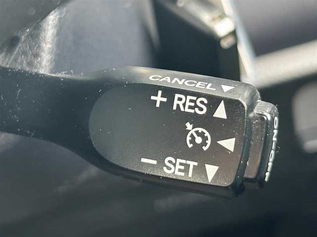 トヨタ ヴォクシー ハイブリッド V 岡山県 2014(平26)年 14.6万km ブラック 登録時走行距離145516km/アルパイン10インチナビ/フルセグTV(AM.FM.CD.DVD.TV.BT)/両側スライドドア/パワースライドドア/バックカメラ/ETC/シートヒーター/衝突軽減ブレーキ/横滑り防止装置/クルーズコントロール/オートライト/アイドリングストップ/15インチ純正AW/純正フロアマット/スマートキー/スペアキー/プッシュスタート